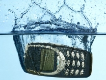 Kaj ti je storiti, če namočiš telefon?